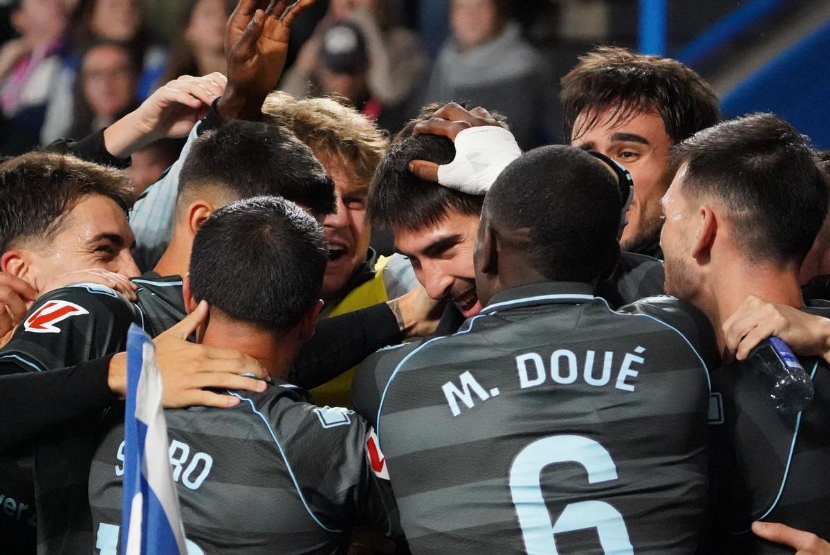 El Castellón celebra el 1-2 de Fabrizio Brignani en el Estadio Abanca-Riazor.