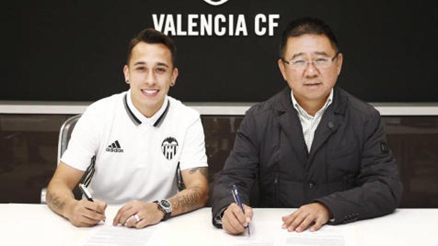 Orellana firma con el Valencia CF