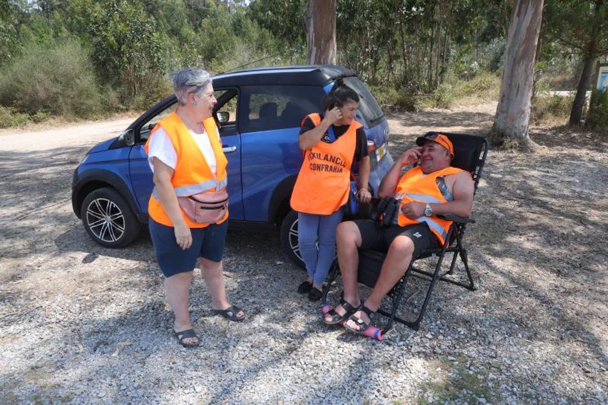 Vigilantes de la cofradía de pescadores San Martiño.