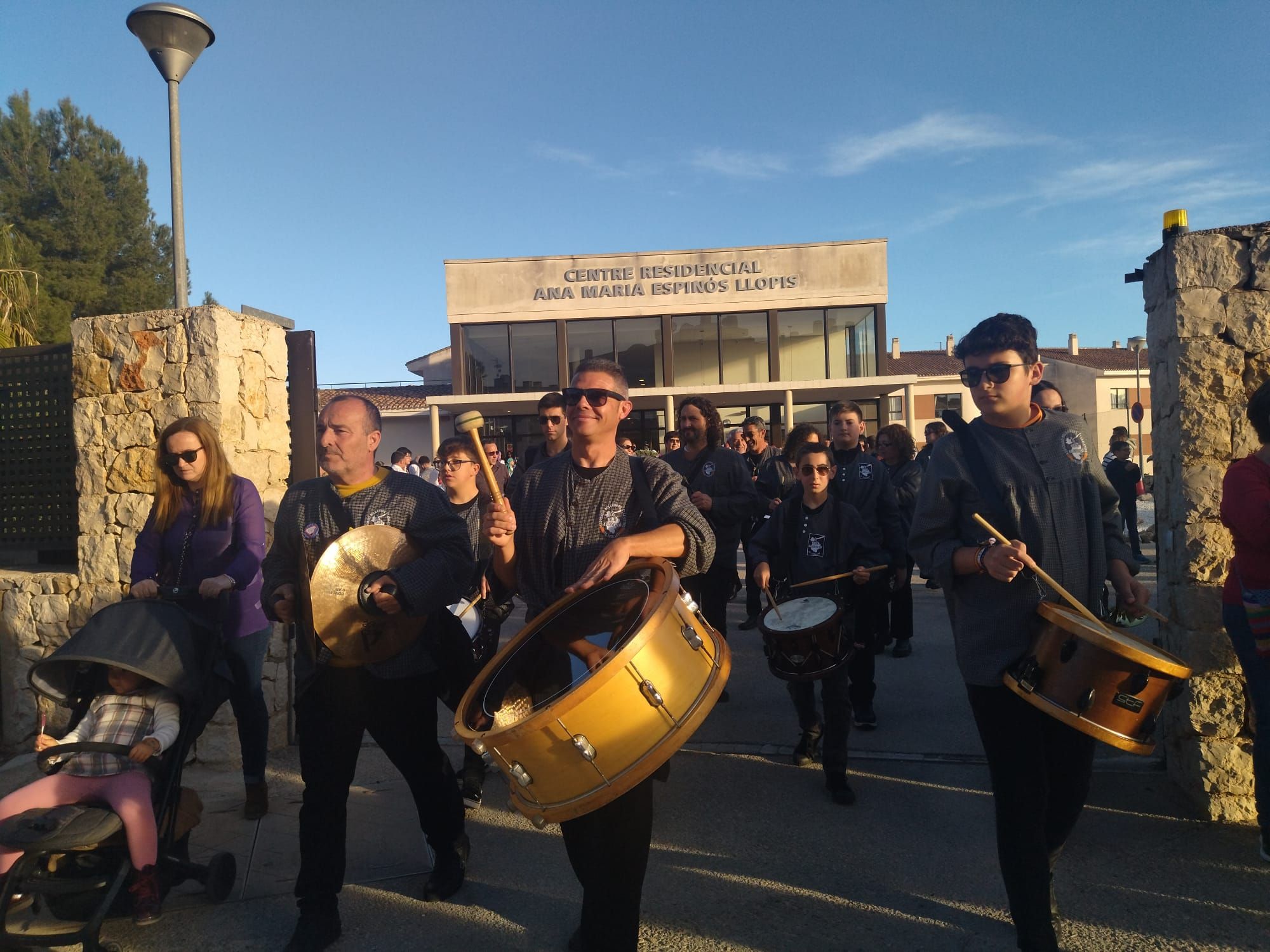 La fiesta más auténtica: Teulada vibra con el traslado de Sant Vicent Ferrer a su ermita