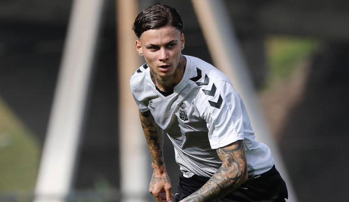 Joel Domínguez.