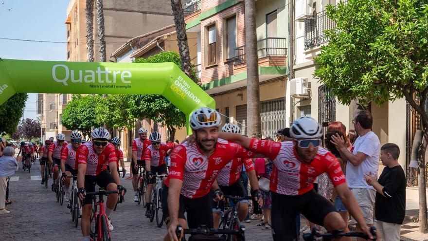 Foios pedalea 24 horas por el cáncer metastásico