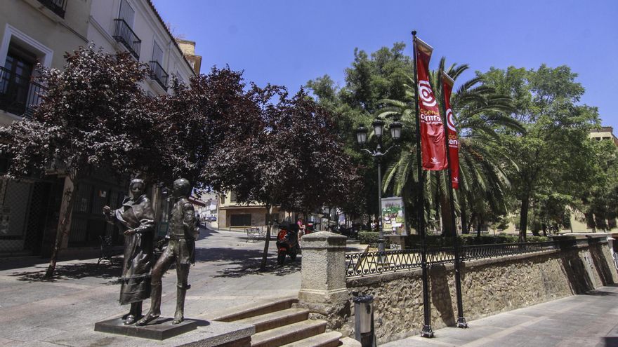 La policía disuelve una pelea con un arpón en la plaza de la Concepción de Cáceres