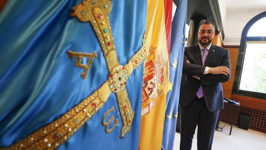Adrián Barbón: "El debate industrial en Asturias es cambiar o desaparecer" - Vimarsana News