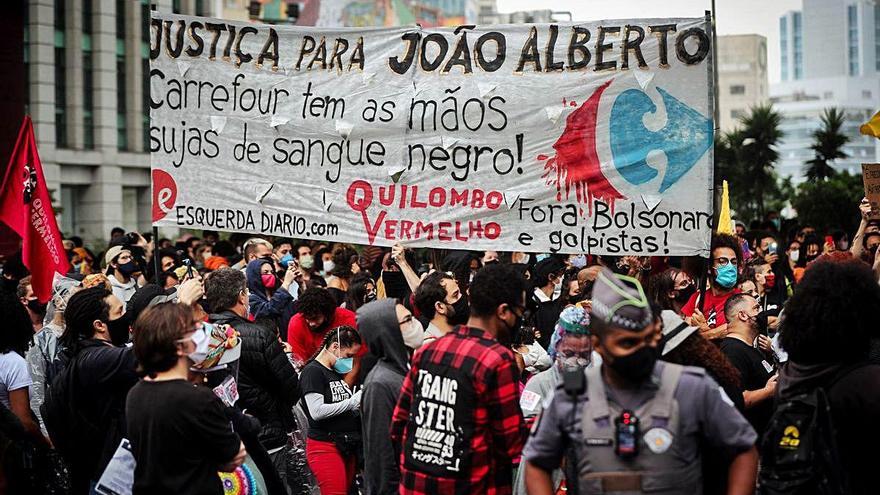 Manifestants protesten contra la mort de Beto Freitas a Sao Paulo