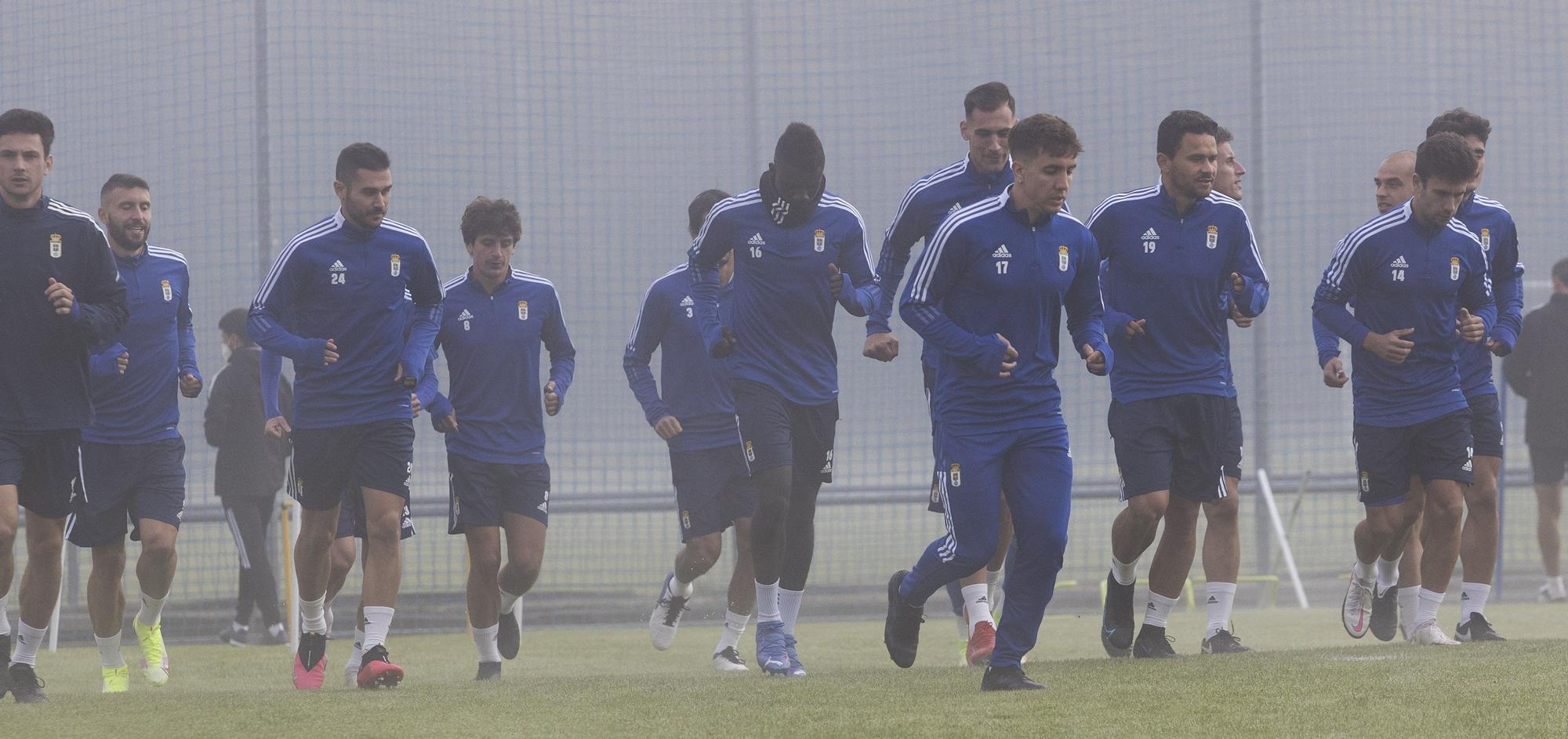 Las imágenes del último entrenamiento del Oviedo antes del derbi