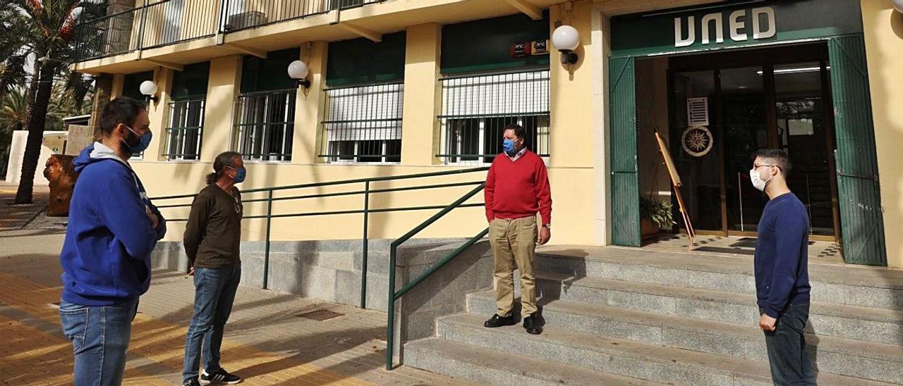 El edificio del centro asociado de la UNED en Elche, en una imagen del pasado año. | ANTONIO AMORÓS