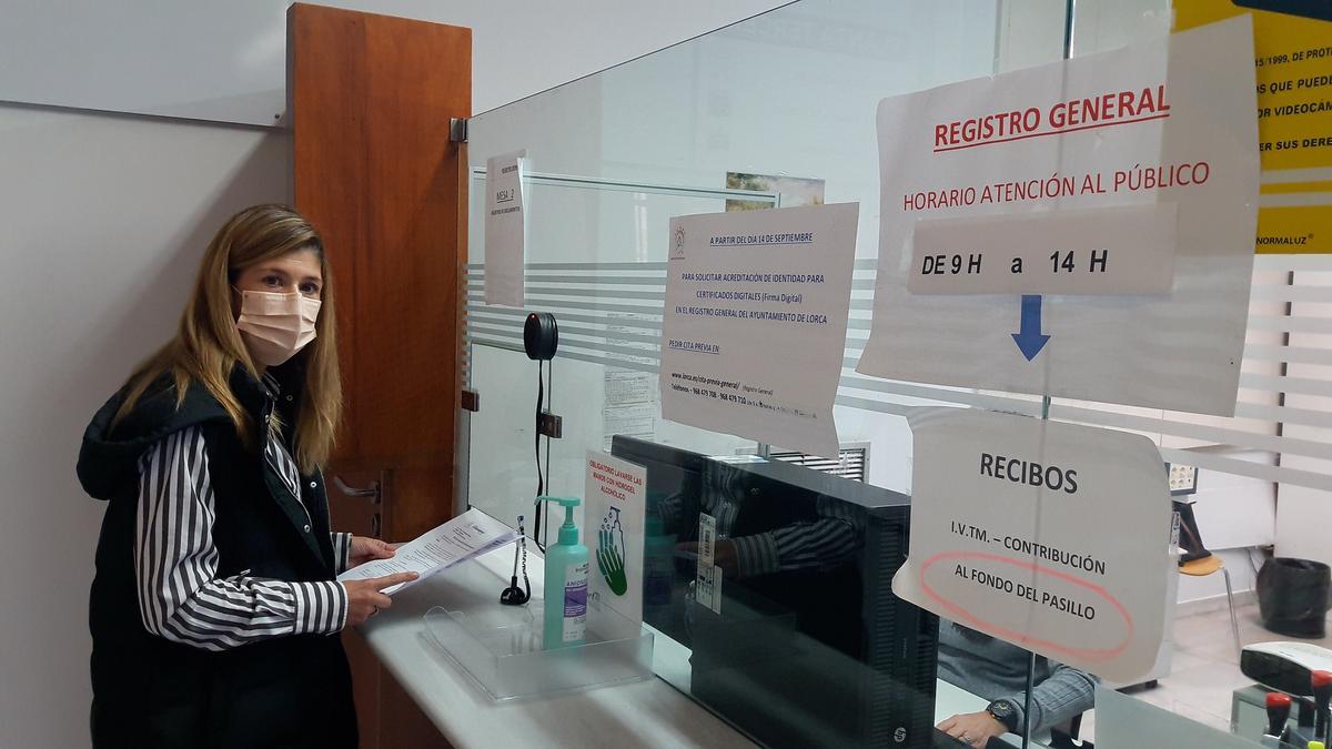 Rosa María Medina en el Registro General del Ayuntamiento, este miércoles.