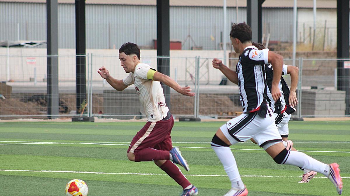 El delantero aragonés Dani Cantero continúa una temporada más en el Villarreal C.