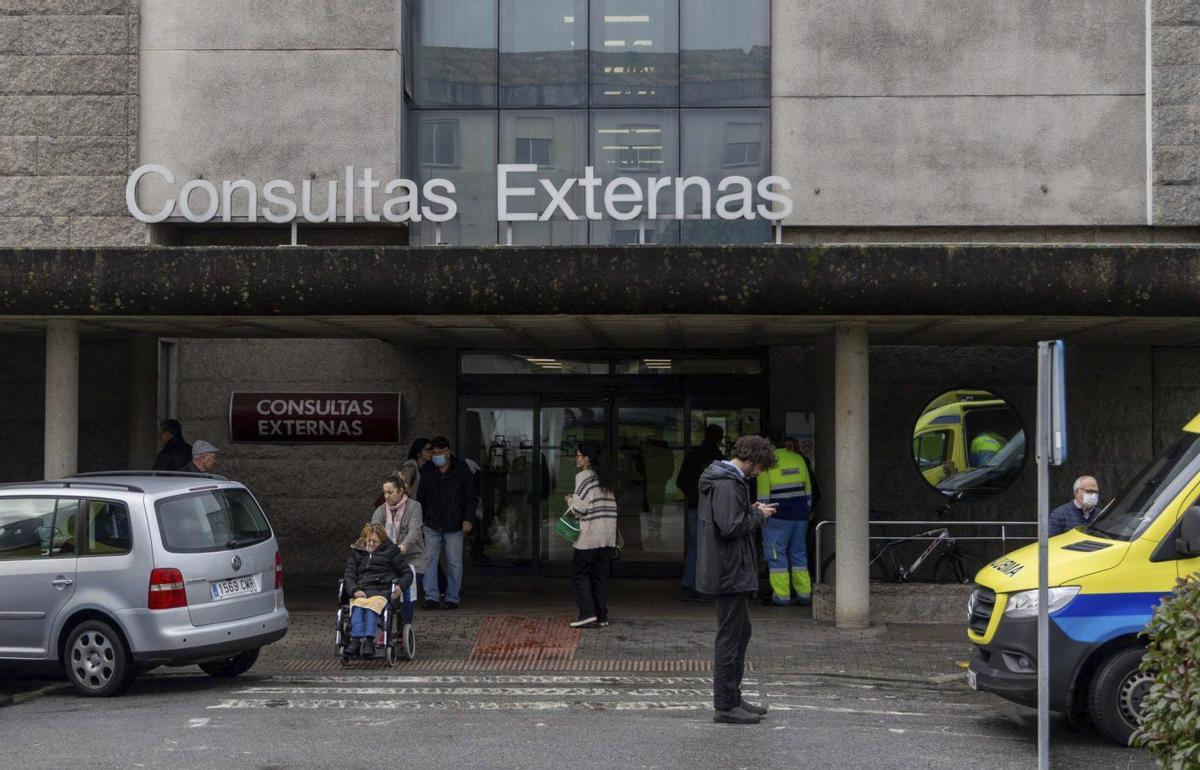 Entrada de consultas externas de un hospital.