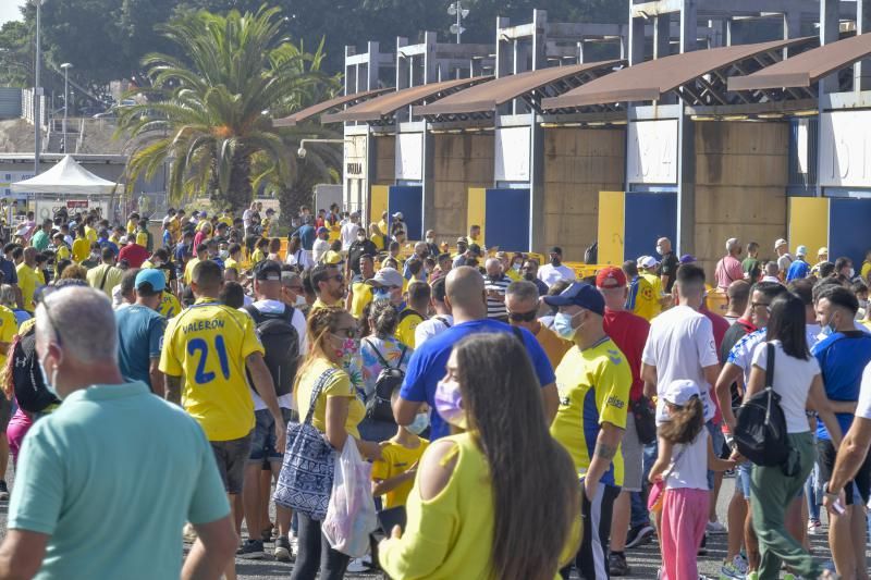 Ambiente durante el derbi en el Estadio de Gran Canaria