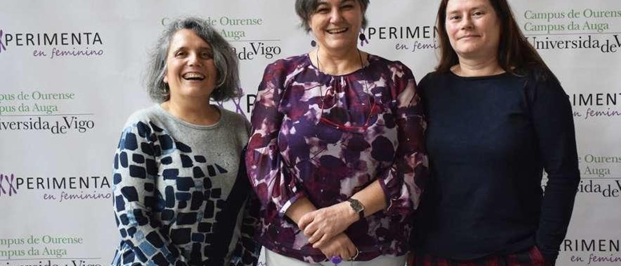 Alma Gómez, Julia Carballo y Nieves Lorenzoa, coordinadoras del &quot;Exxperimenta&quot;. // Iñaki Osorio