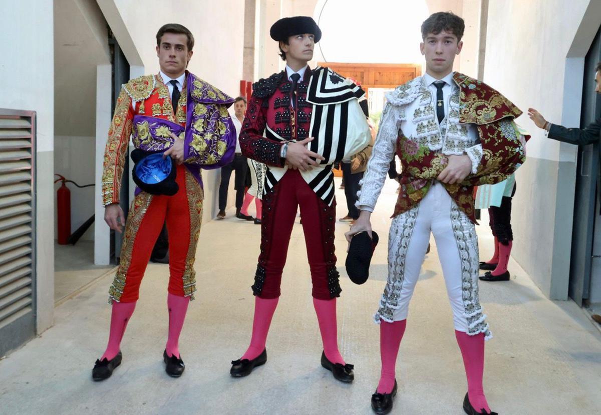 Julio Aparicio, Rodrigo Villalón e Israel Girao el pasado domingo 22 de marzo en la novillada sin caballos de Villena.