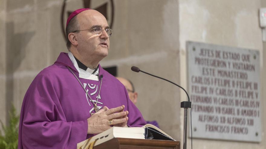 Munilla reúne al obispo de Chicago, influencers y empresarios en una feria católica multitudinaria en Alicante