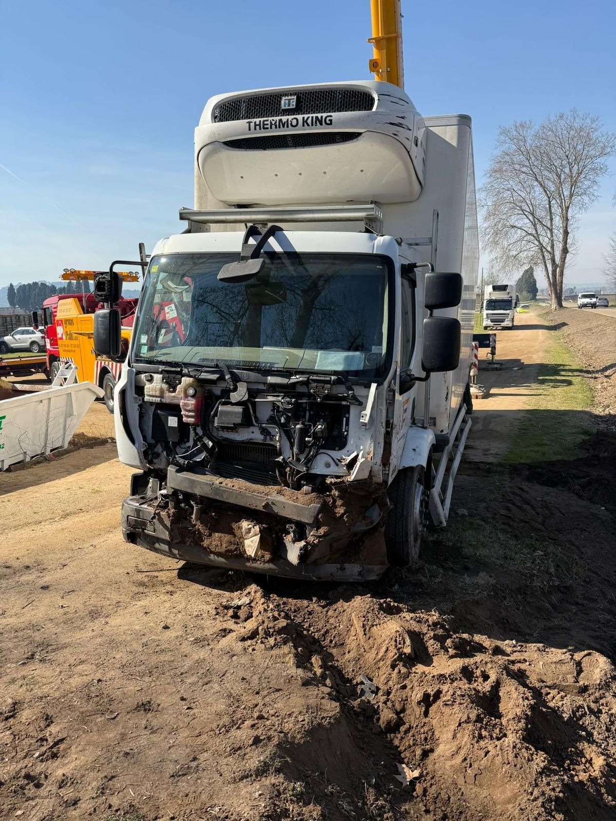 El camió mig bolcat a Gualta