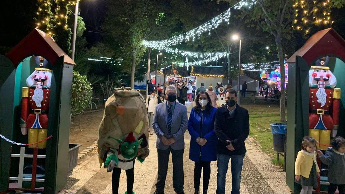 Inauguración del mercado navideño de Puente Gnil en el Parque de Los Pinos.