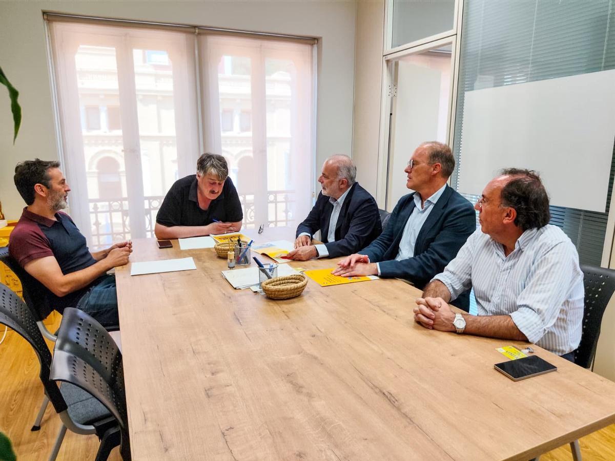 La reunión con IU