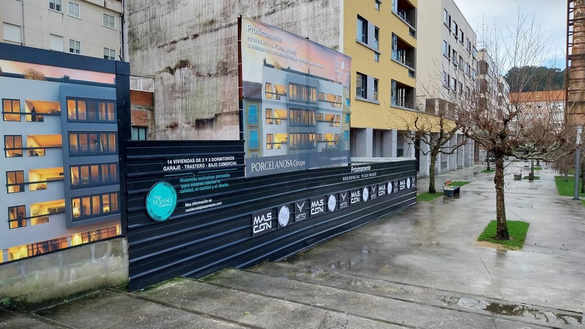 El solar en el que se edificará próximamente en la manzana Massó de Bueu.