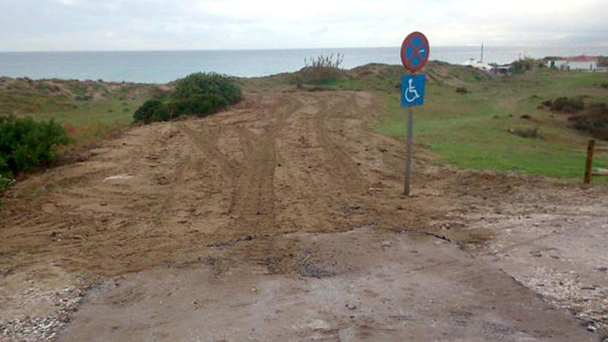 Retiran más de 600 metros de asfaltado de las dunas Real Zaragoza de Marbella