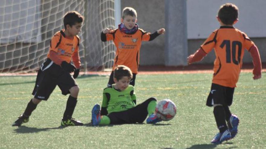 Partido Puig d´en Valls A - Penya Independent de prebenjamines.