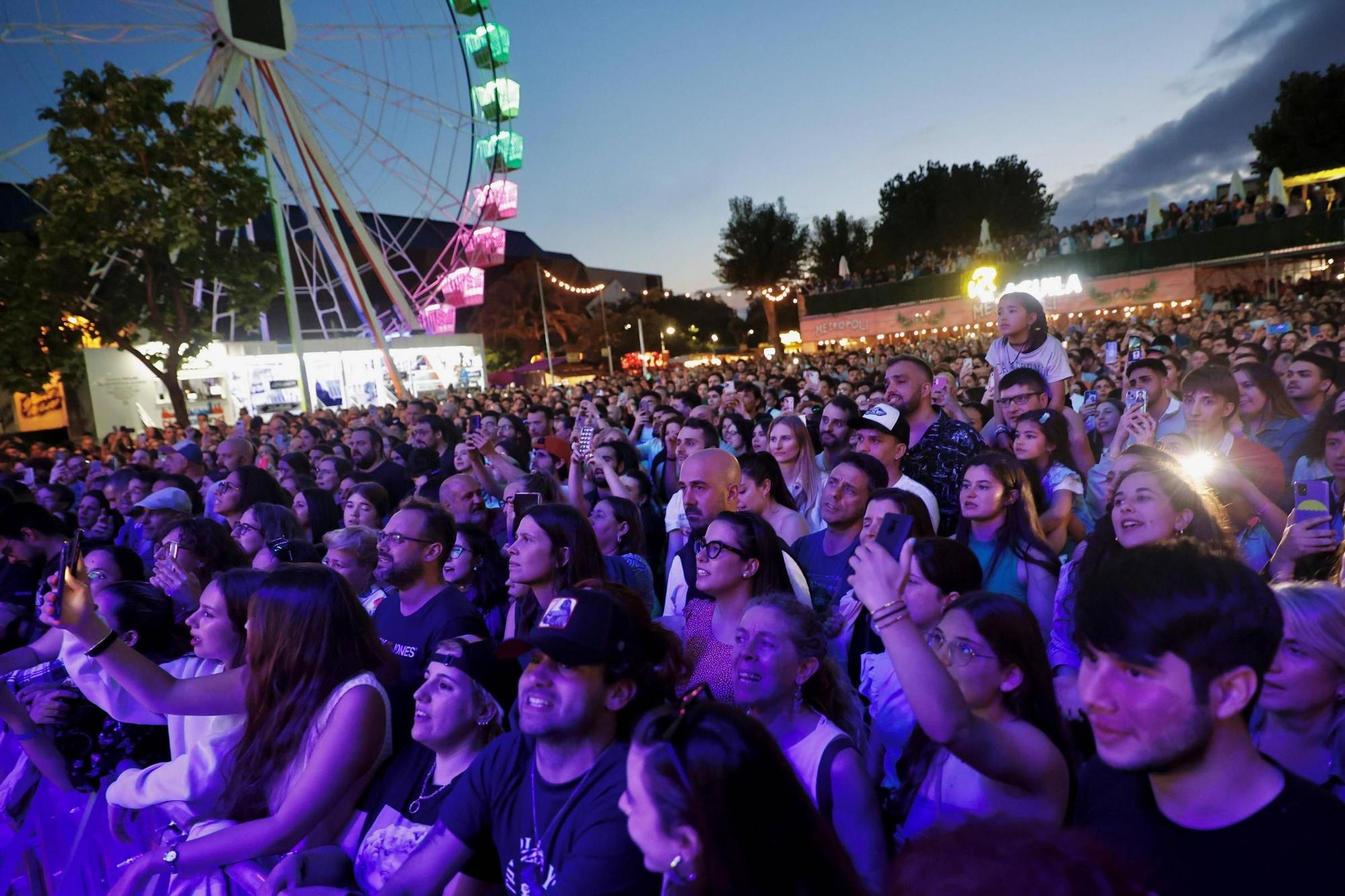 En imágenes | Actuación de Amaral en el festival Metrópoli