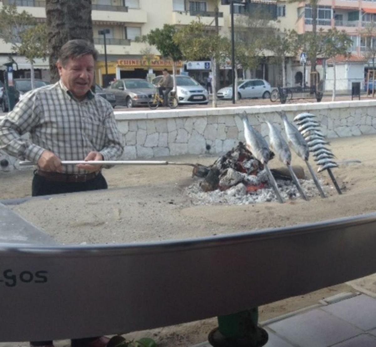 Norberto del Castillo, en una barca de espetos.