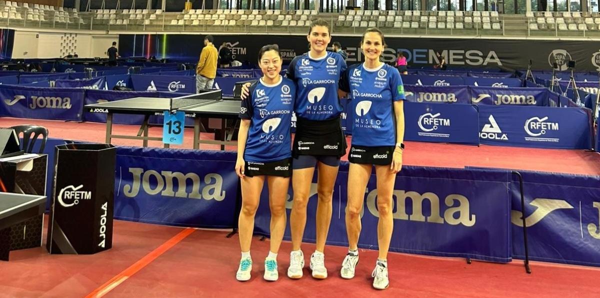 Componentes del equipo femenino prieguense.