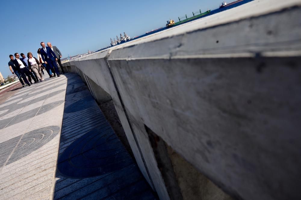 Sustituídos por primera vez en 30 años los bancos de la Avenida Marítima