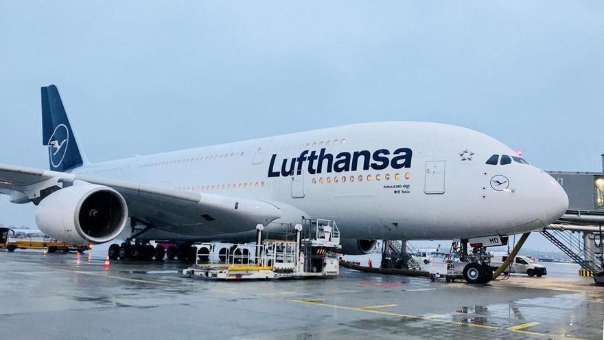 La huelga de pilotos de Lufthansa obliga a cancelar más de 700 vuelos este lunes en Europa