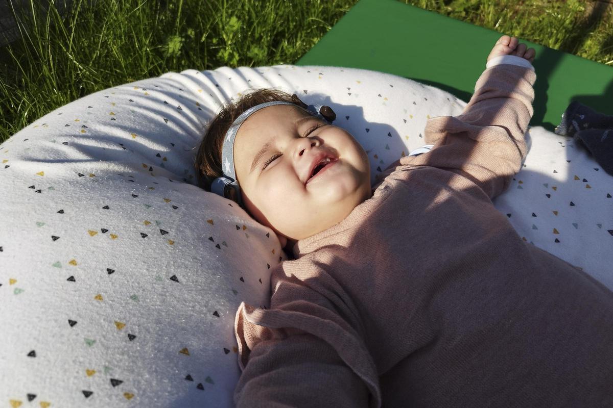 Laia vive con el síndrome Kars. Sus padres han creado la "Cure Kars-Laia Foundation"