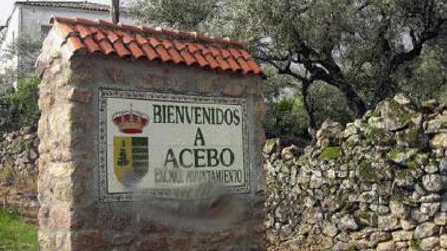 El Ayuntamiento de Acebo anima a sus vecinos a participar en elaboración del diccionario acebano