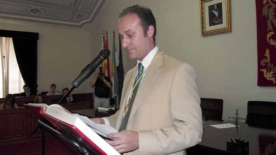 El alcalde de Almendralejo pide calma y no convertir la agresión sexual a dos jóvenes en un &quot;show&quot;