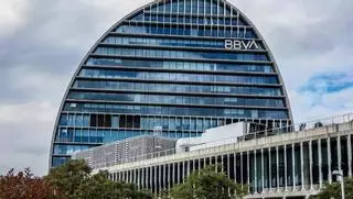 BBVA pide autorización a la CNMC para lanzar su operación sobre Banco Sabadell