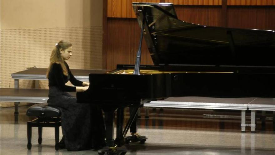 La pianista Natalia Kuchaeva recuerda a los ballets rusos