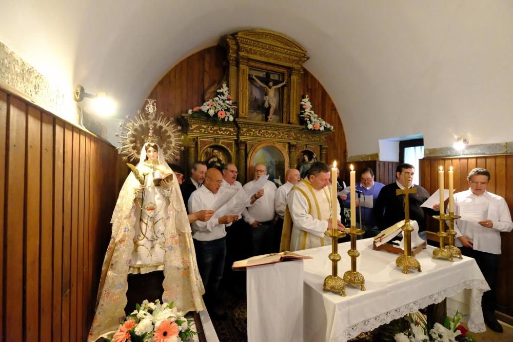 Romería de La Flor en Lena