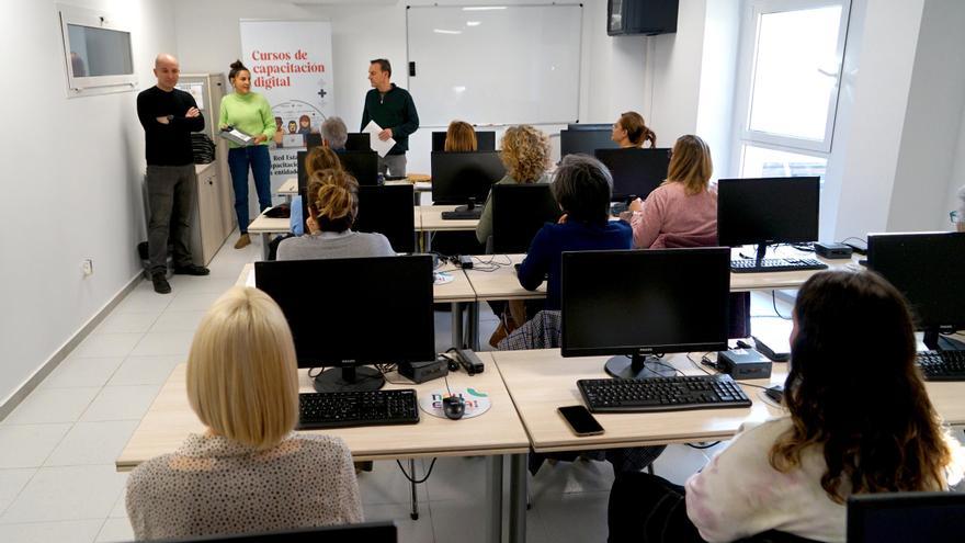 Benetússer forma a sus vecinos en el entorno digital