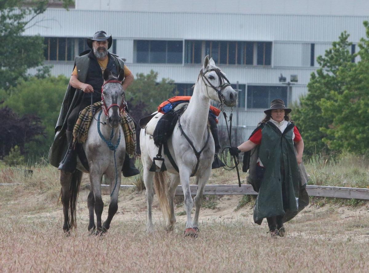 Alrededor de 70 jinetes procedentes de diferentes zonas de la comarca, de Vigo, Baiona y hasta de Pontecaldelas participaron en la XIII Xuntanza Cabalar