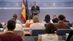 Alberto Núñez Feijóo y Santiago Abascal se reúnen en el Congreso.