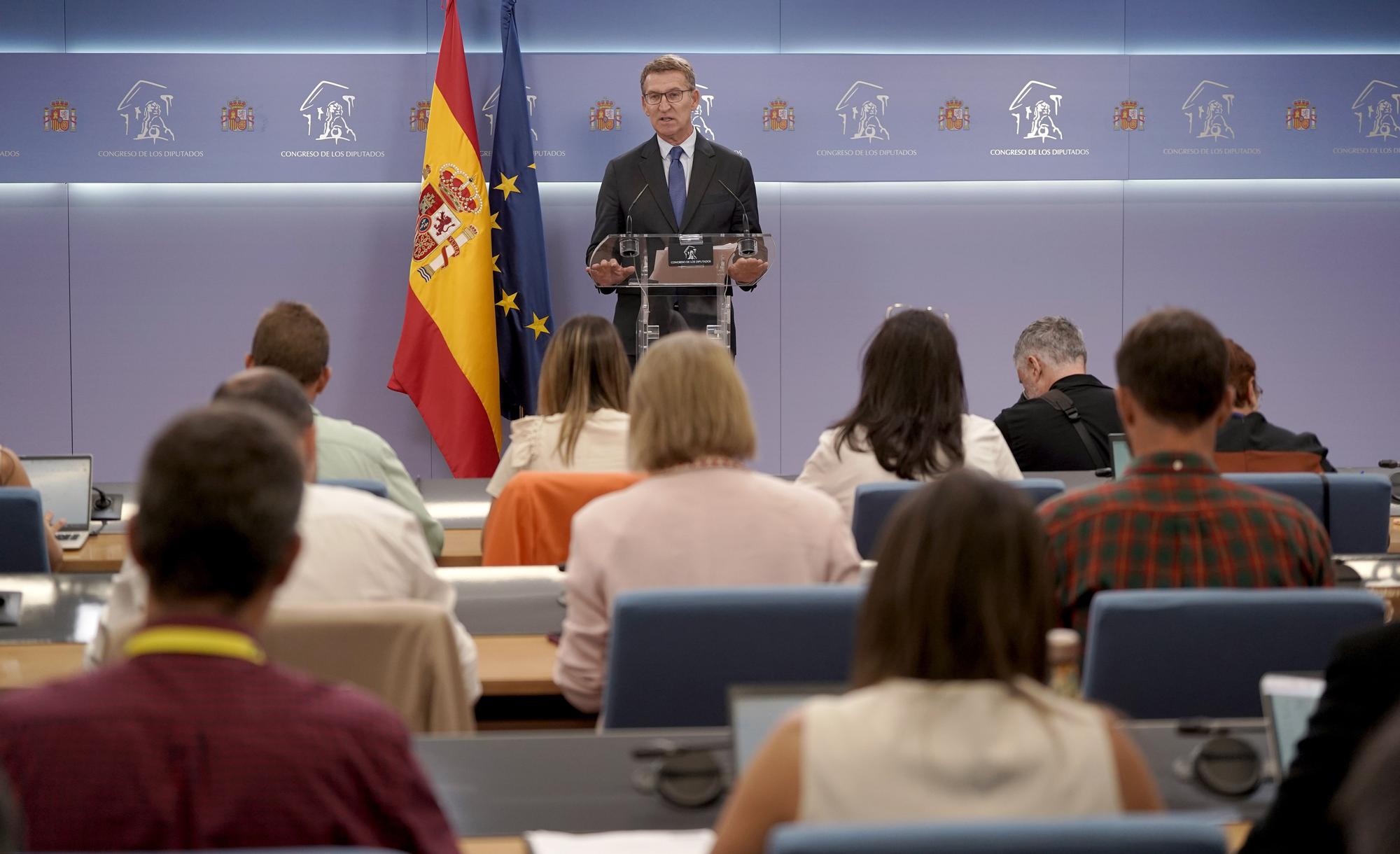 Alberto Núñez Feijóo y Santiago Abascal se reúnen en el Congreso