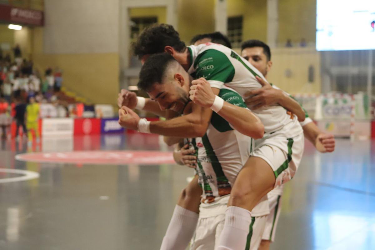 Lucas Perin celebra su gol en el último minuto ante el Jaén Paraíso Interior.