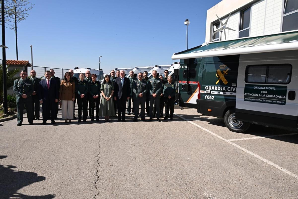 La directora general de la Guardia Civil presenta doce nuevas Oficinas Móviles de Atención a la Ciudadanía
