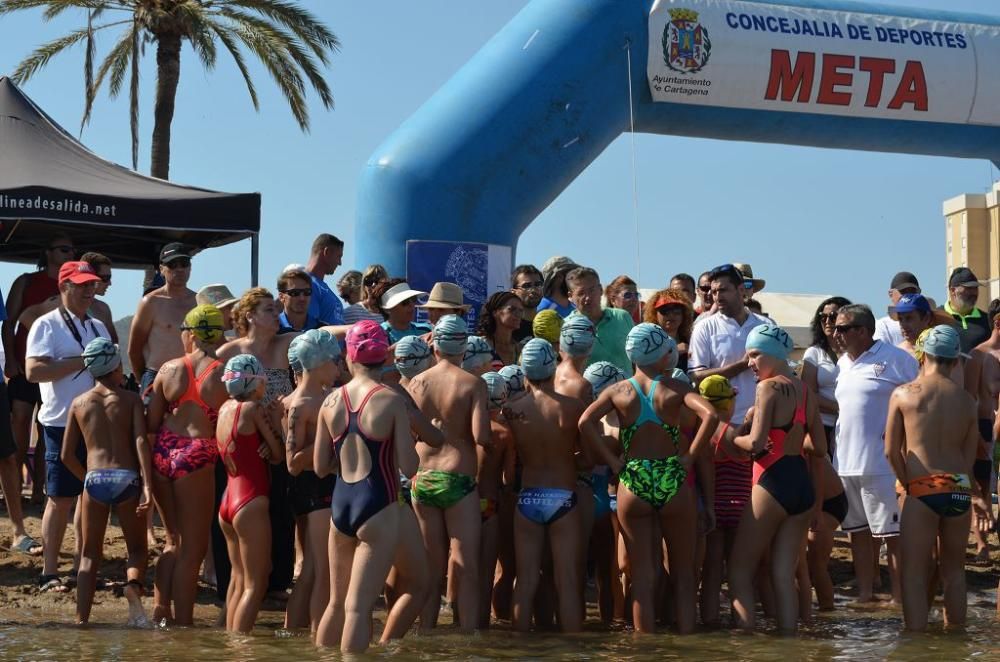 Más de 200 participantes 'se mojan' por la esclerósis múltiple en Playa Paraíso