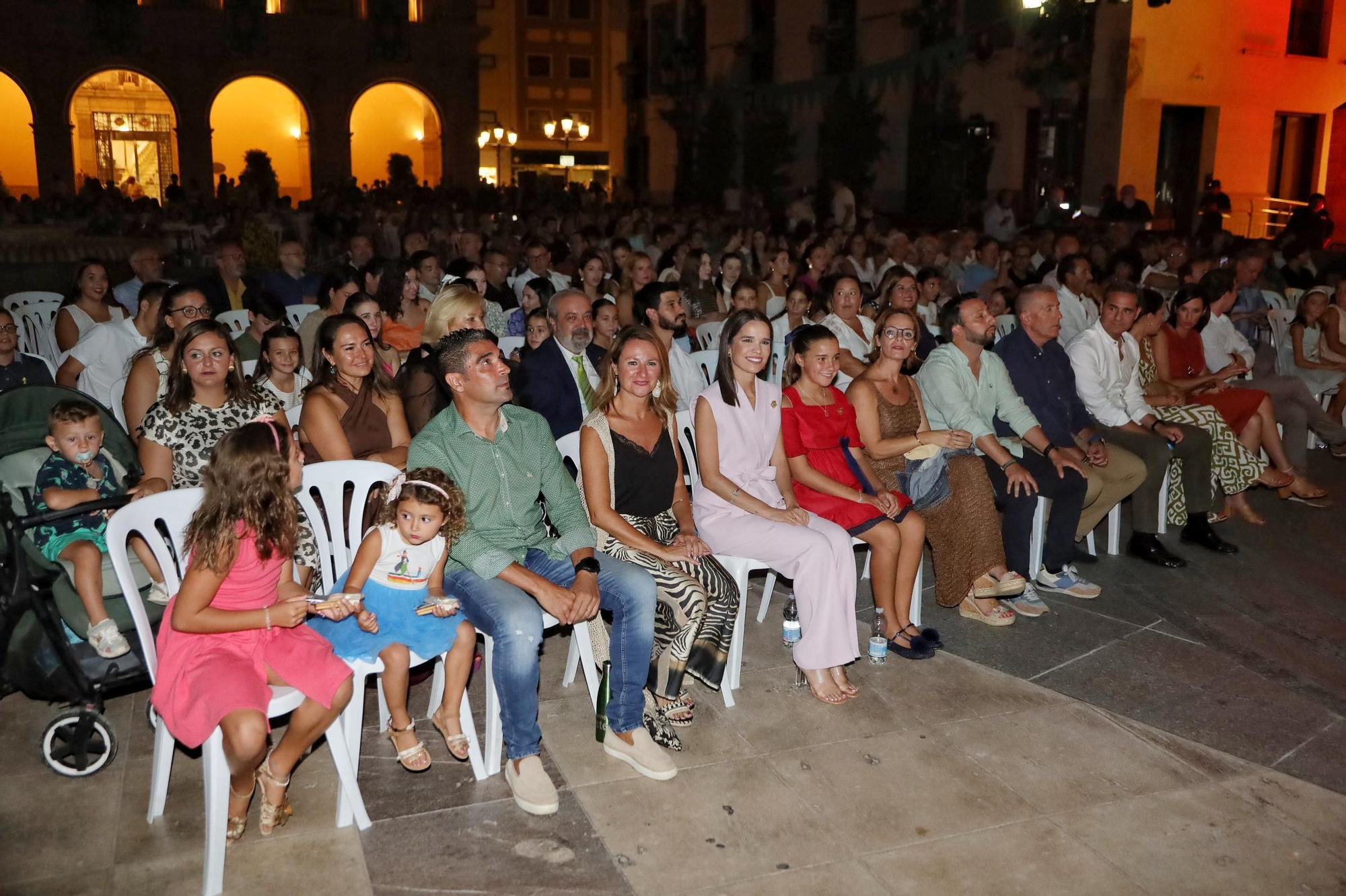 Jaume I ‘refunda’ la ciudad en un espectáculo de tradición