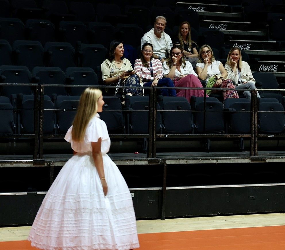 Asi ha sido el ensayo de la elección de candidatas a Falleras Mayores de València 2026