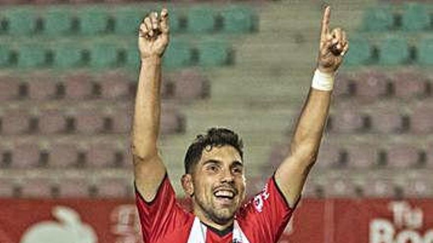 Carlos Ramos celebra el triunfo ante el Sporting.