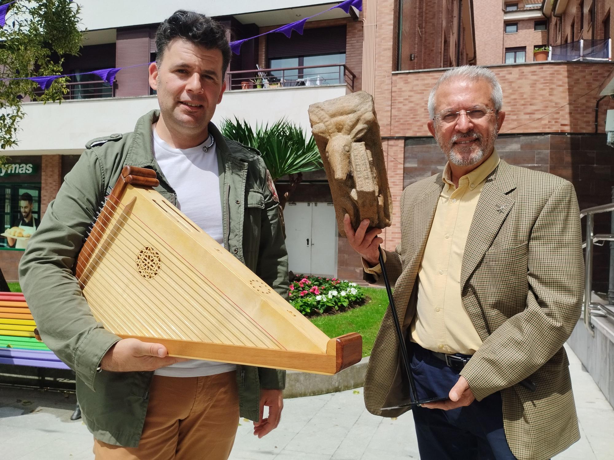 Llanera recrea el instrumento medieval que aparece en la cantería de la iglesia románica de Arlós: "Había un tesoro que no conocíamos"