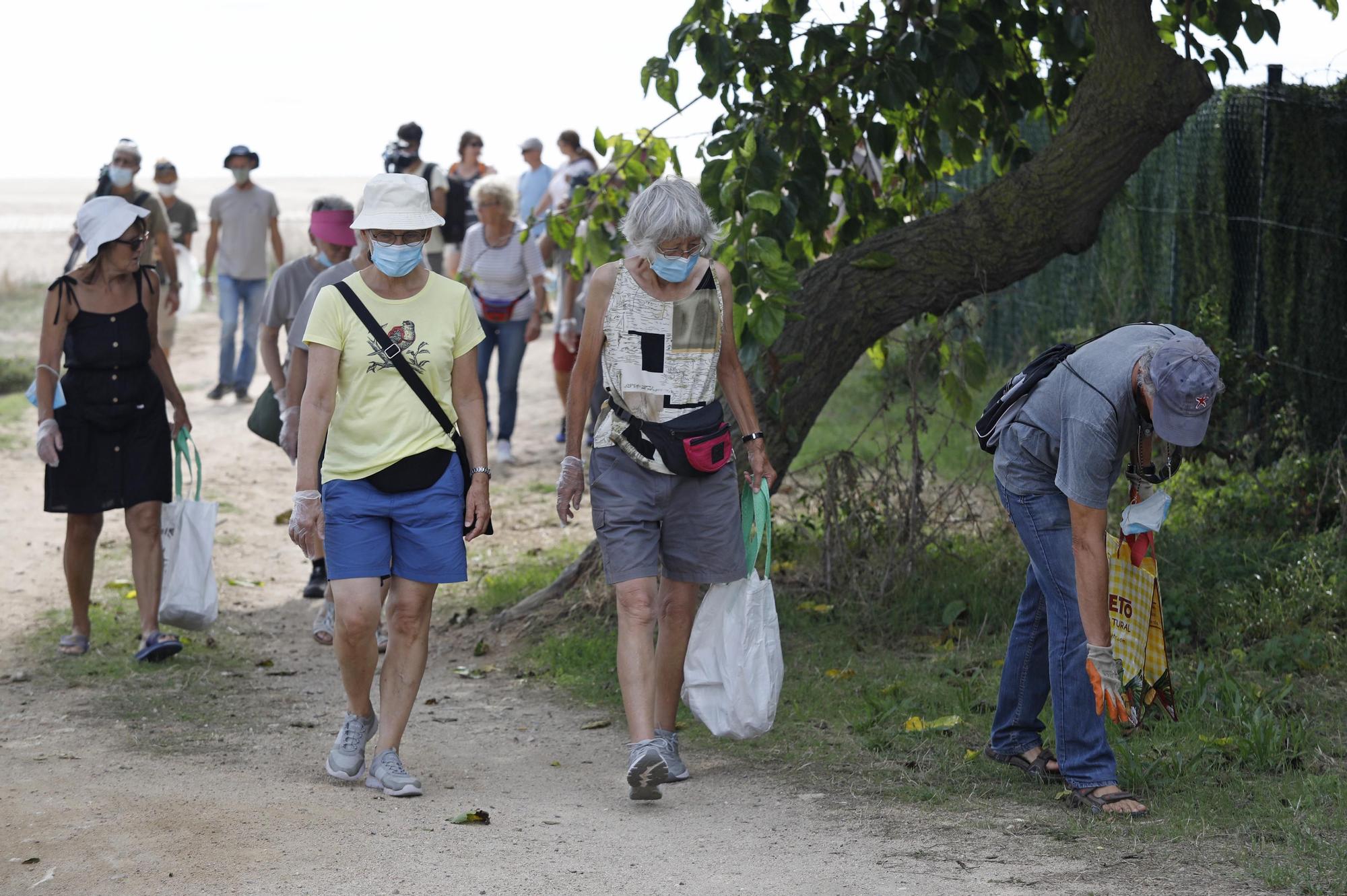 Un col·lectiu d’uns 50 estrangers dona suport a SOS Costa Brava