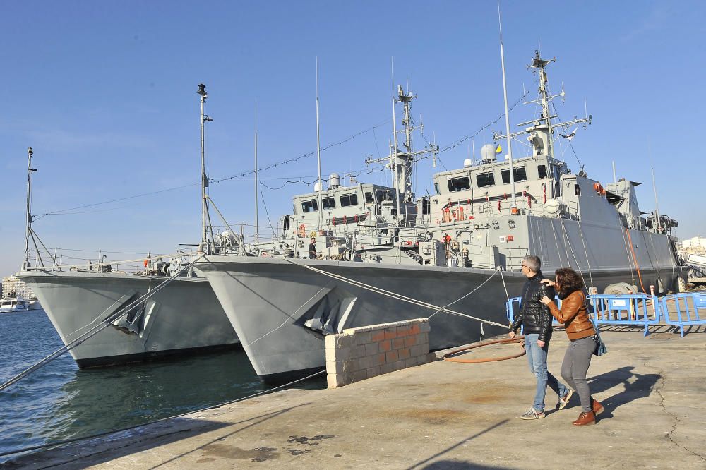 Cazaminas de la Armada Española atracan durante dos días en el muelle de Santa Pola