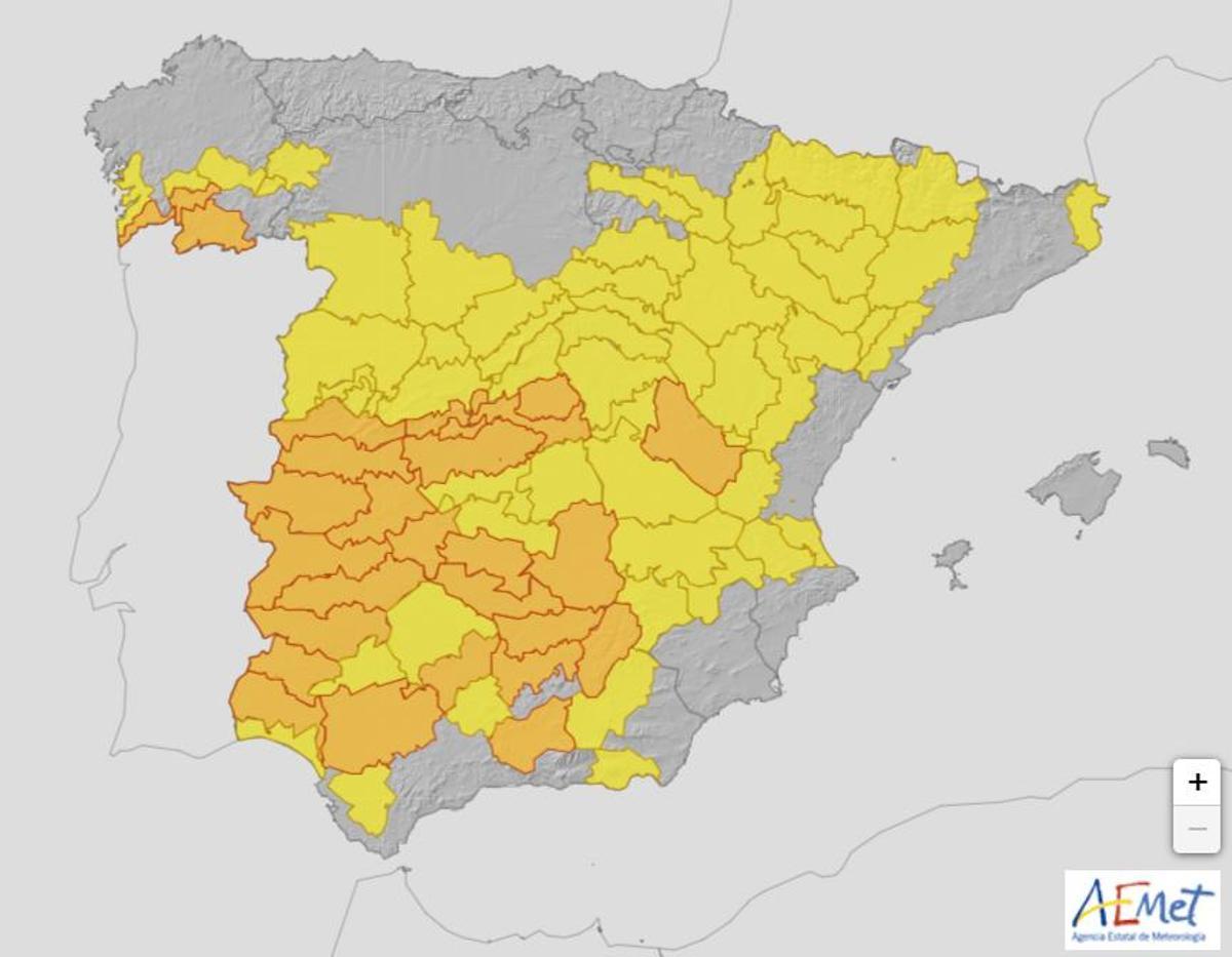 Mapa de alertas amarillas y naranjas por temperaturas máximas elevadas elaborado por la AEMET para este martes 23 de julio por la tarde