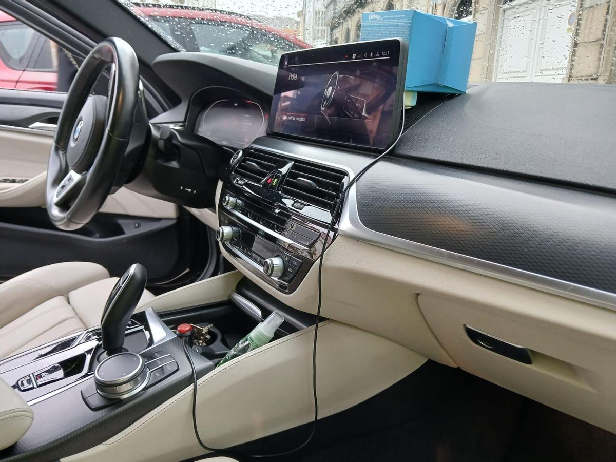 El aparato iba dentro del paquete de pañuelos.